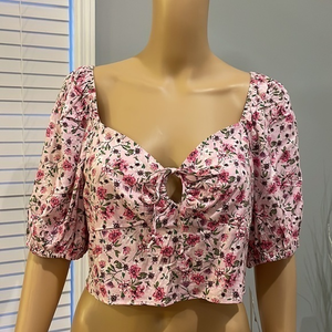 Live To Be Spoiled Floral Crop Top‎ l SIZE XL Pink